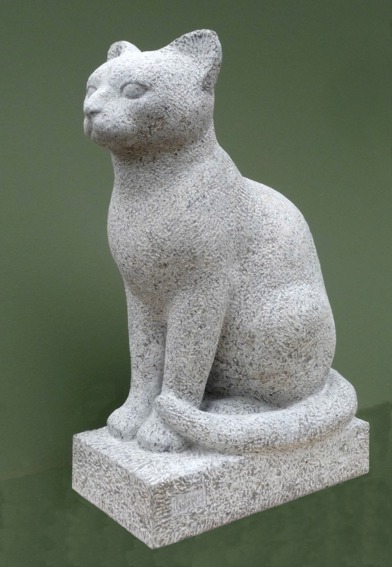 Katze | 2013 | Bayrischer Muschelkalkstein | 20 x 50 x 36cm